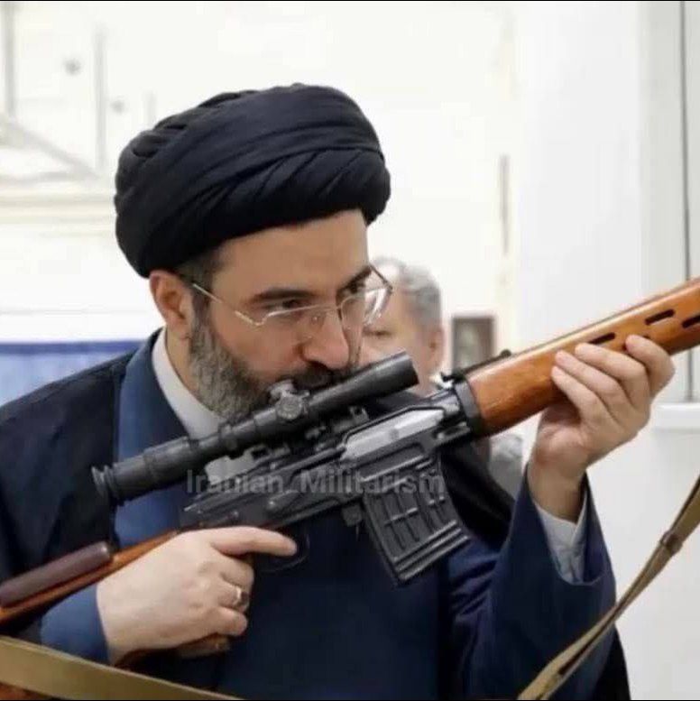 baraty_78's tweet photo. سلامتی رهبر جدیدمون
با اون پیام با صلابت و صراحتشون  یه "  الله اکبر  "منشن کنین
حالا منشن هم نکردین به زبون بیارین دیگه😅
#لبیک_یا_خامنه_ای https://t.co/mhSfpCxvEp