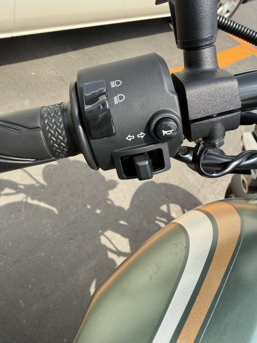 hippshi's tweet photo. 北海道旅行その1
札幌のヤマハでレンタルバイクを借りる。
大倉山ジャンプ台、小樽、積丹へツーリング。XSR155よく走るし静か。いいバイク。ただ慣れるまではウインカー触るたびに誤クラクション。
スキージャンプ台デカかった。
積丹でウニとタコ丼美味しかった。 https://t.co/X142Wr4SVn