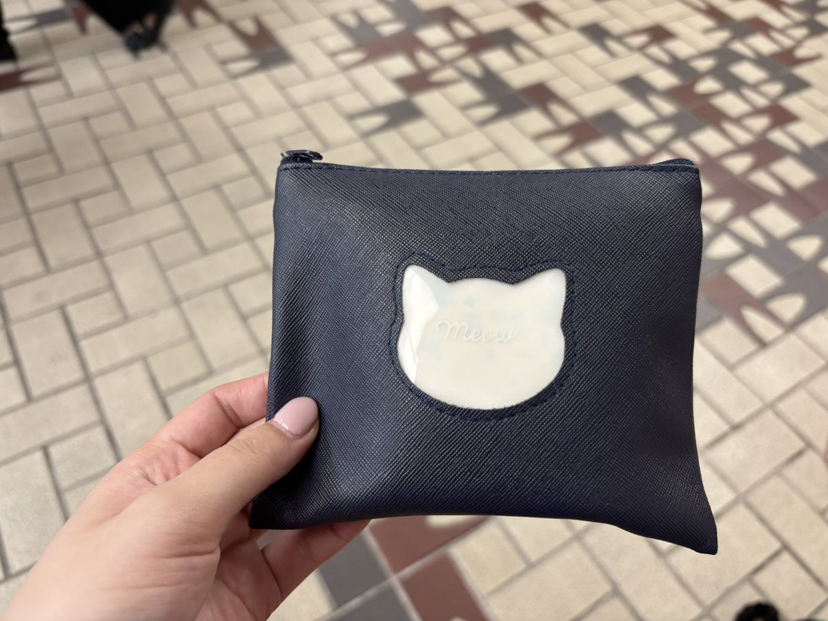 akn_sk_'s tweet photo. さかわん愛知 落し物

入場口がある階のエスカレーター横の女性御手洗内に落ちていました
インフォメーションのスタッフさんに渡しました🙇🏻‍♀️

 #さかわん愛知 https://t.co/UzK3LGDX4r