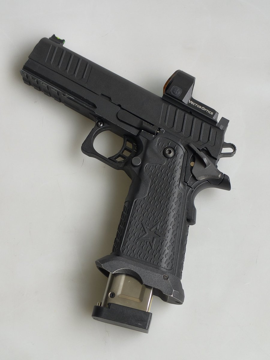 mgh0591's tweet photo. サバゲ道具として弾いっぱい撃てて、扱いやすく、そこそこ威力ありそうな2011が欲しかったんでバトン製BS-Staccatoの中古買ってレストアしてみた。 https://t.co/YFyzHeJWpw