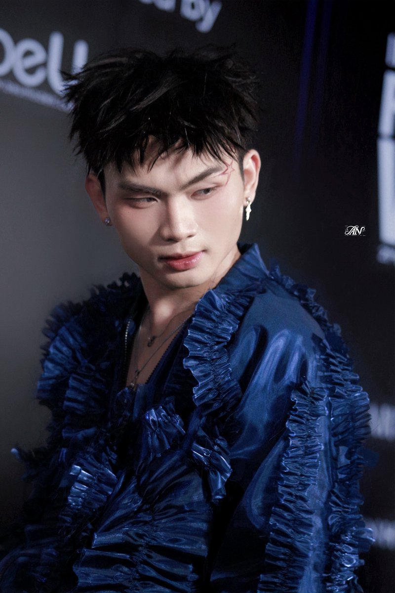 janinwonderland's tweet photo. |260618| Aquafina Vietnam International Fashion Week 2026
Carved from sapphire 💙
#UPRIZE #WONBI #UPRIZE_WONBI https://t.co/4t1PWFRgxH