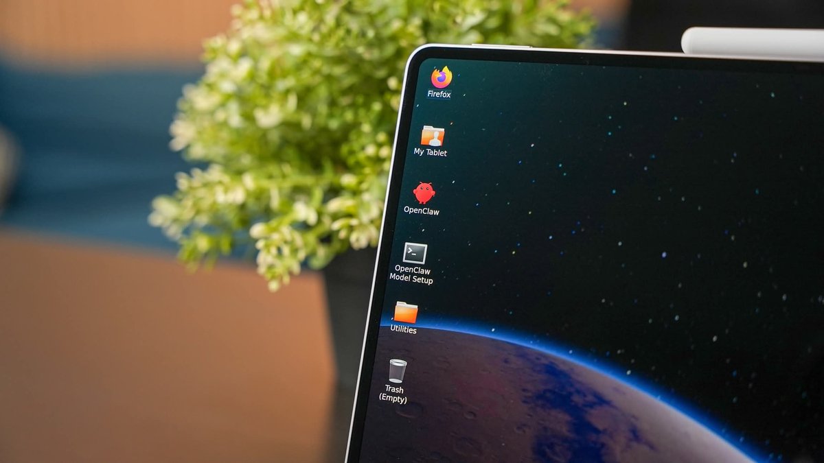fuzzdotmy's tweet photo. HONOR MagicPad 4 baru ni dah makin rasa macam laptop sebenar siap ada Linux! 🤯

https://t.co/ZVjZAFjfh6 https://t.co/GK5612tuP4