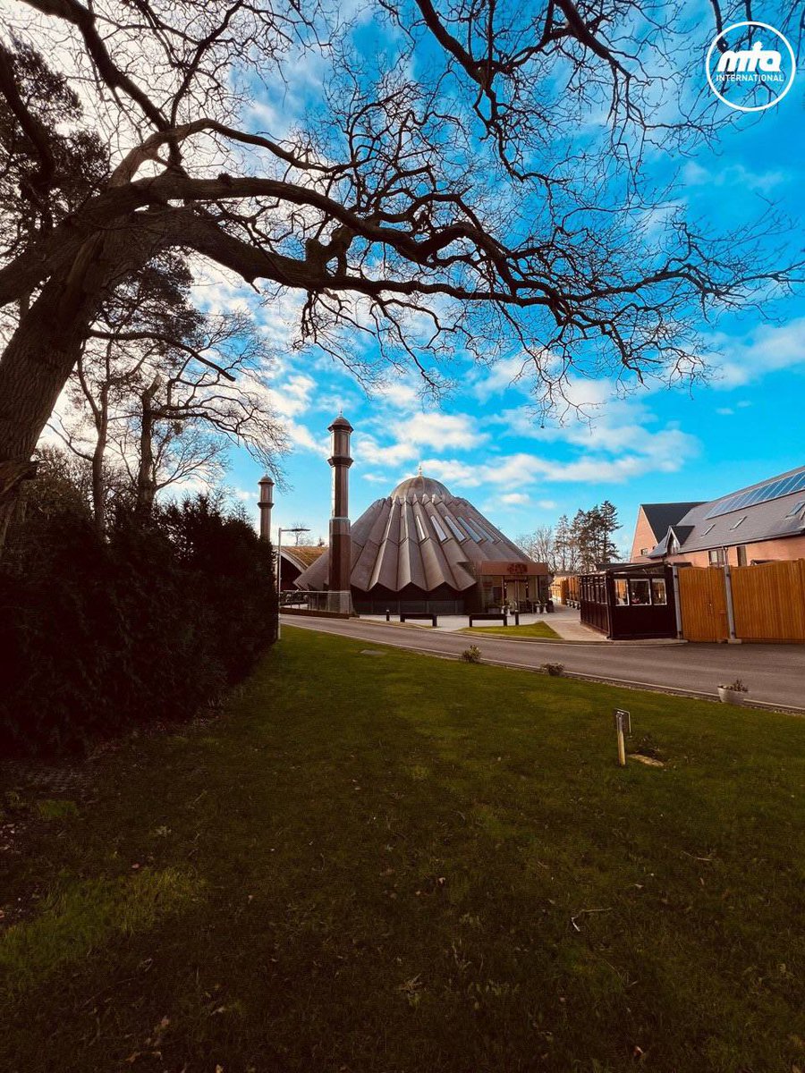 muslimtv's tweet photo. Tune in today from 12:00GMT/13:00BST for the LIVE Friday Sermon delivered by His Holiness, Hazrat Mirza Masroor Ahmad (aba) from Mubarak Mosque, Islamabad.   

#FridaySermon #MTAi https://t.co/so2NL9dtBf