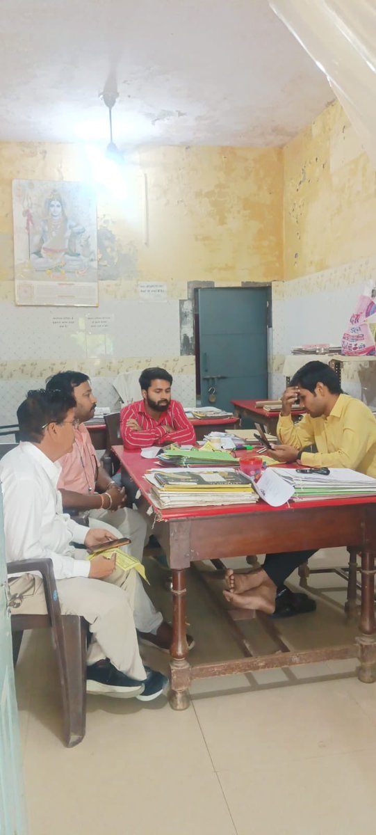 ntepsambhal's tweet photo. चंदौसी में जलकल अभियंता से शिष्टाचार भेंट कर अभियान एवं TB Mukt Bharat App के संबंध में जानकारी साझा की गई तथा टीबी उन्मूलन हेतु जनभागीदारी बढ़ाने का अनुरोध किया गया।
@ntep_UP @DmSambhal @TbDivision #TBMuktBharat #JanBhagidari #NTEP #Sambhal #TBFreeIndia https://t.co/ixh4rHT7Rw
