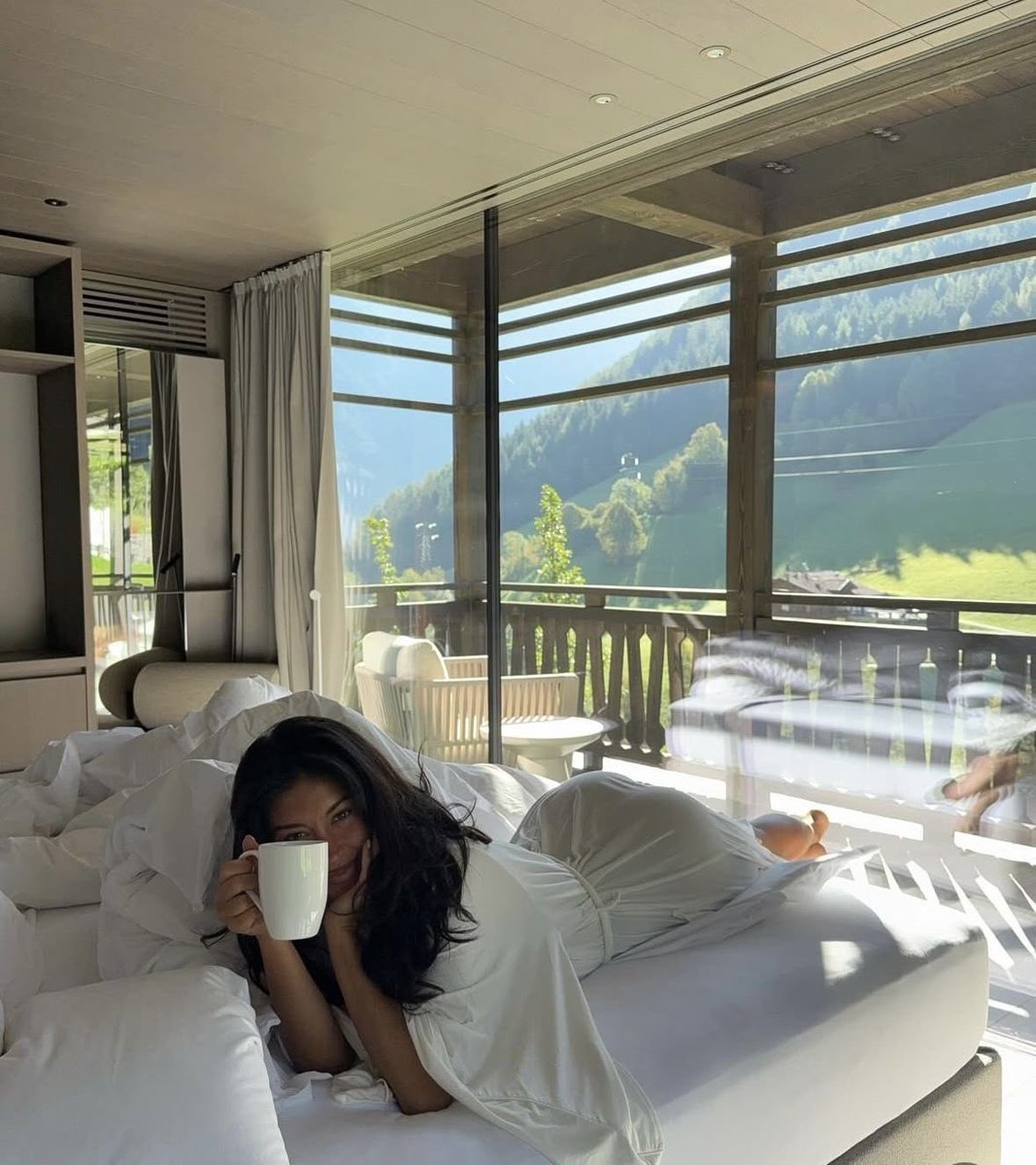 Elyvanaa's tweet photo. the view I always want to wake up to.. https://t.co/XmbGnB2foh