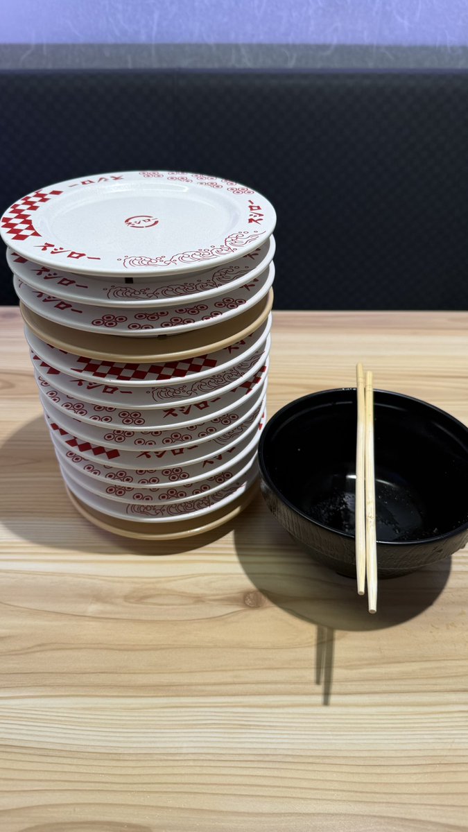 DICE1919's tweet photo. 久しぶりにスシロー🍣
ストラップも当たって大満足😊 https://t.co/D47iMq4FjN