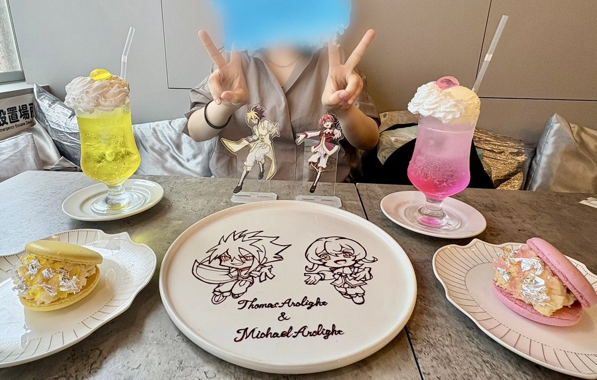 modamodananoda's tweet photo. さりーさんと遊んだぞ！ふぉっすりプレートがやってきて感極まって咽び泣いたり全て壊したりしてきた https://t.co/wvEKS5nmHp