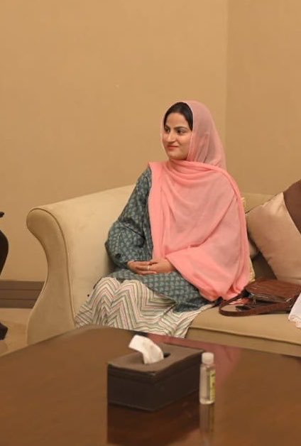 EngrMadniRaza's tweet photo. اِنَّا لِلّٰهِ وَاِنَّا اِلَيْهِ رَاجِعُوْنَ

ہماری جیالی بہن @SabaHyder1 اب ہم میں نہیں رہی اللہ تعالیٰ مرحومہ کو اپنی جوارِ رحمت میں اعلیٰ مقام عطا فرمائے، ان کی بے حساب مغفرت فرمائے، درجات بلند فرمائے اور پسماندگان کو یہ صدمہ برداشت کرنے کی ہمت و صبرِ جمیل عطا فرمائے۔

آمین یا رب العالمین۔