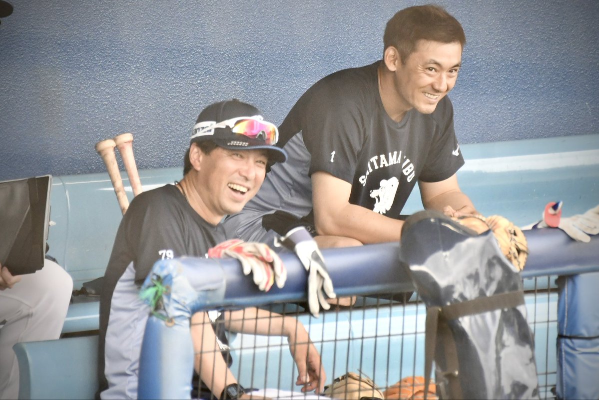 sleepinsheep's tweet photo. ひととき。

#栗山巧 #小関竜也 二軍監督
#seibulions
2026.6.19 ファーム vs DB 試合前 https://t.co/nkxlrKk0yP