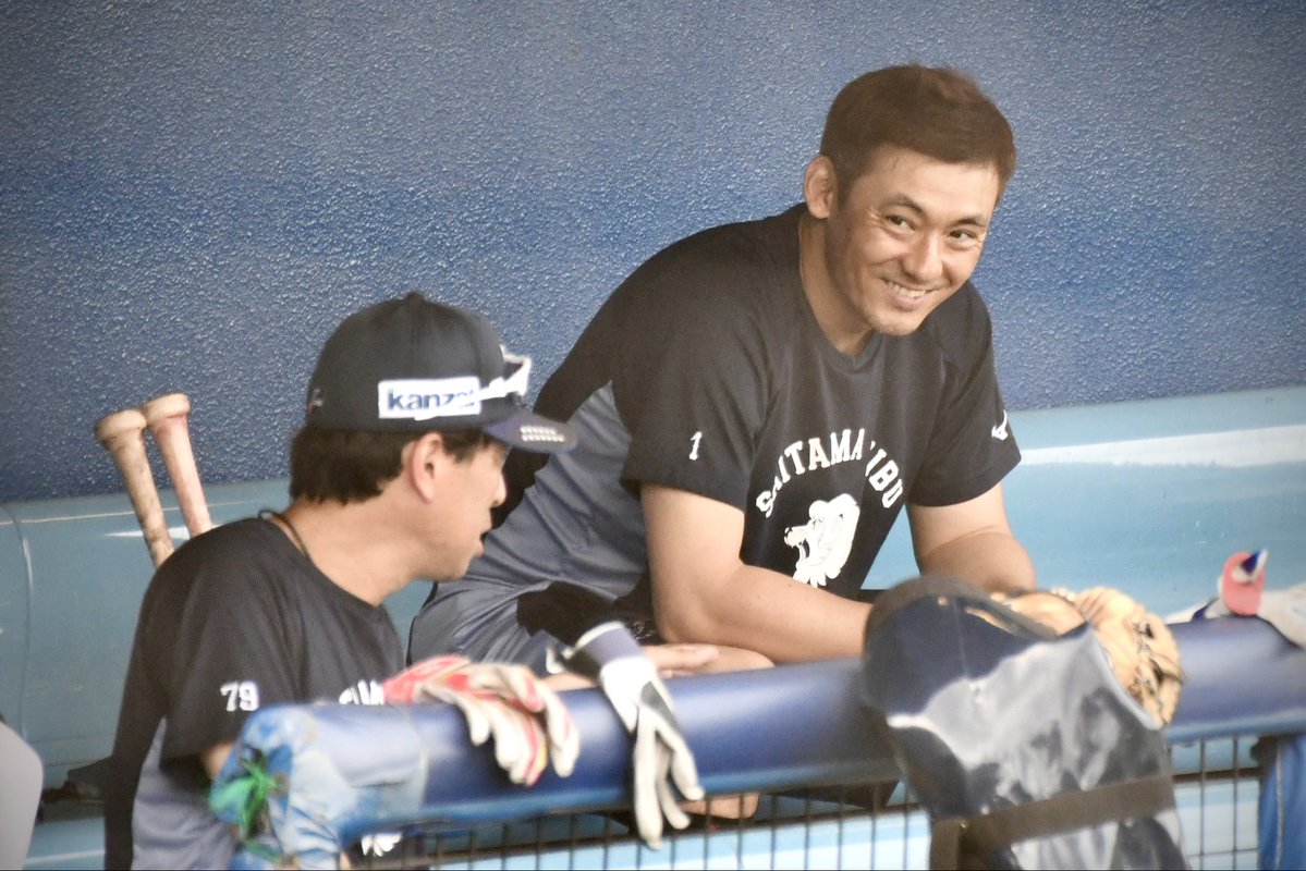 sleepinsheep's tweet photo. ひととき。

#栗山巧 #小関竜也 二軍監督
#seibulions
2026.6.19 ファーム vs DB 試合前 https://t.co/nkxlrKk0yP
