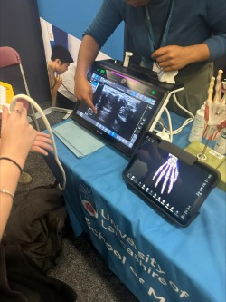 ValleyLAcademy's tweet photo. Super proud of our team who won best digital innovation award in the #TryBeforeYouFly task @LancasterUni #TeenTech event #Ambition https://t.co/JA7Z8386VN