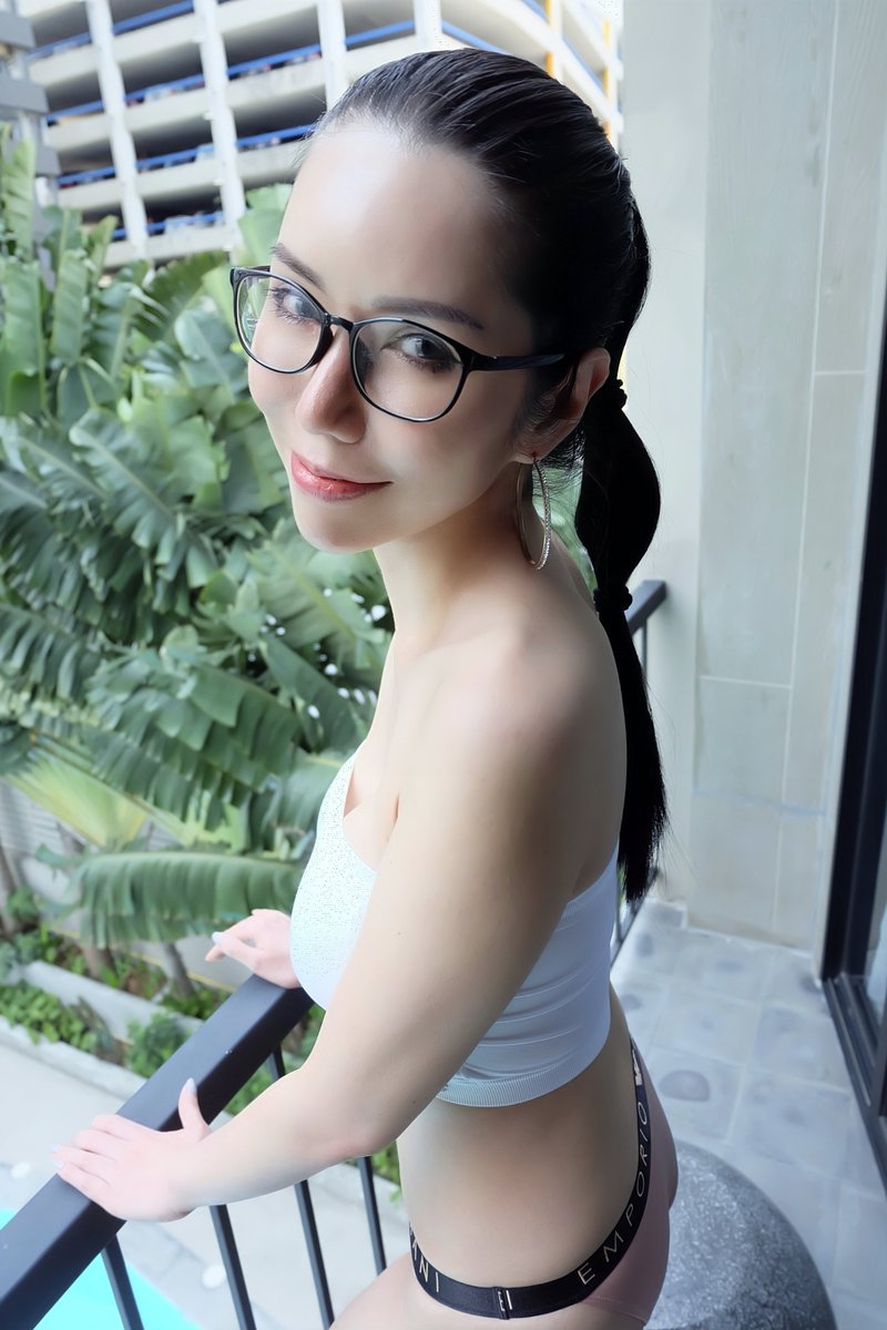 AngelMelon246's tweet photo. ช็อตริมระเบียง ฝั่งตรงข้ามอาจว้าวุ่นใจ 🫦 A shot from the balcony the opposite side might be feeling exciting.
https://t.co/ATxvMR36hT

#japangravure #sexyflightattendant 
#sportunderwear https://t.co/d7IMgNdzbU