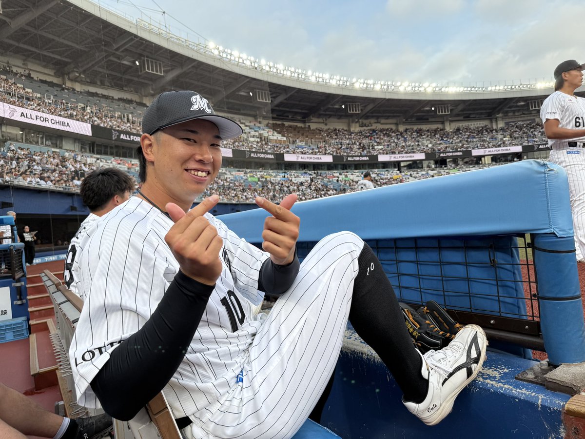 本日は習志野高校吹奏楽部が来場！ #上田希由翔 選手もニコニコで聞い
