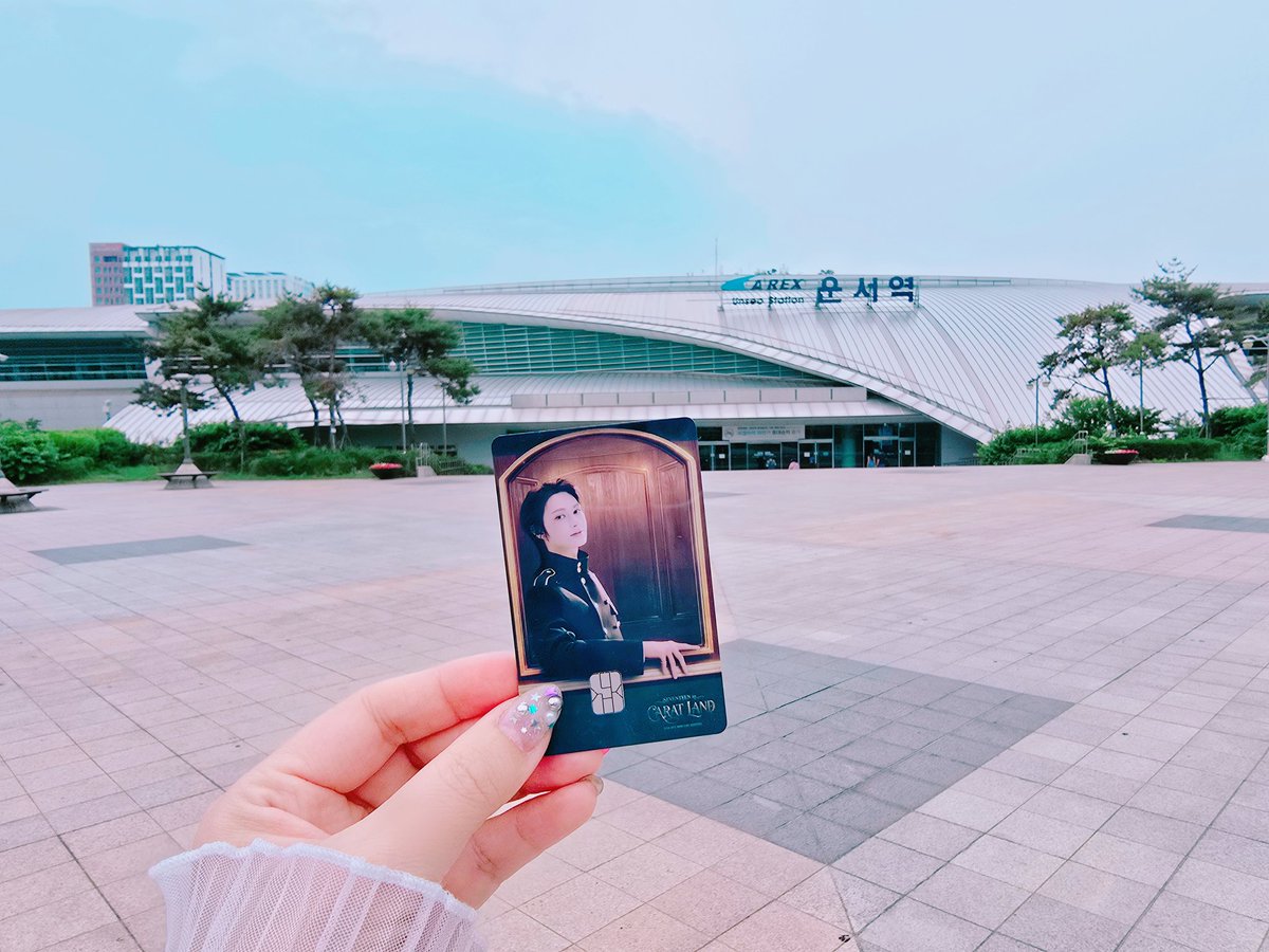Kupipu2's tweet photo. 車掌さんと駅...と✒️大満喫🫶
#NAMANE #NAMANECARD #SEVENTEEN #세븐틴 #文俊辉 #준 #SVTinCARATLAND https://t.co/vj1M0F2Rmr