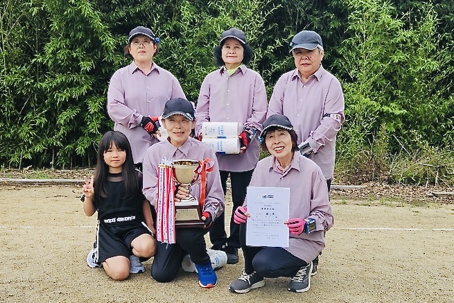 japangateball's tweet photo. 【四国地域予選会 結果】

男子は小松島（徳島県）、女子は銀河（香川県）が四国地域代表に決定🏆

「第80回国スポ［公開競技］ゲートボール競技会 四国地域予選会」が徳島県吉野川市で開催され、両チームが「青の煌めきあおもり国スポ2026」本大会出場権を獲得しました✨

試合結果・レポート👇
https://t.co/j7fq2log4t

#ゲートボール #国スポ #青の煌めきあおもり国スポ2026