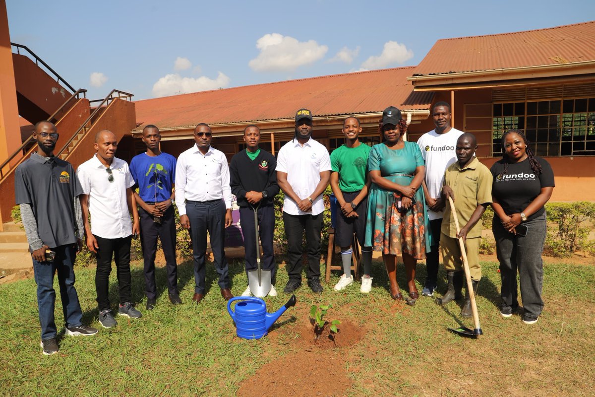 UReportUganda's tweet photo. It’s here now. 🌿📲
We delighted to announce the launch of the #Greenpal campaign on U-Report, at Kitante Hill Secondary School. Thanks to pur partners partners @KCCAUG @BebeCoolUG Volcano Energies, FreshYard, and other key stakehol for being part of joining to mark the moment.
This is your space to speak up, share ideas, and take action for a greener, healthier future. From climate concerns to everyday solutions, your voice will help shape real change in your community.
Join the conversation now on U-Report and be part of the movement.
#Greenpal #UReport #YouthVoicesMatter #mygreenaction