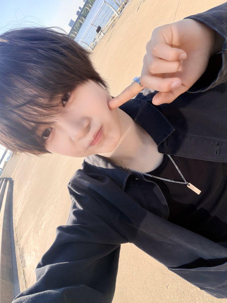 inging_weii's tweet photo. 아니 나 그리고 이분때문에 크게웃어버렷네
다른애들 다 기카로 보낼때 혼자 필터 넣어서 보내신 분
ㅇㅇ 이정도는해야틱톡세계일짱되는거지ㅋ https://t.co/pWoBkmKaws