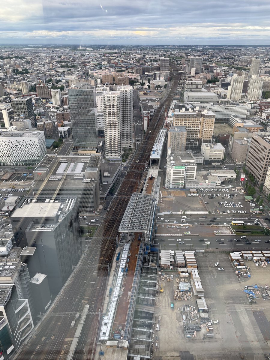 tevasio's tweet photo. 羊ヶ丘といい札幌駅といい
今日はバカチンガーと行動範囲が被っている。 https://t.co/Gyu0dpWrmq