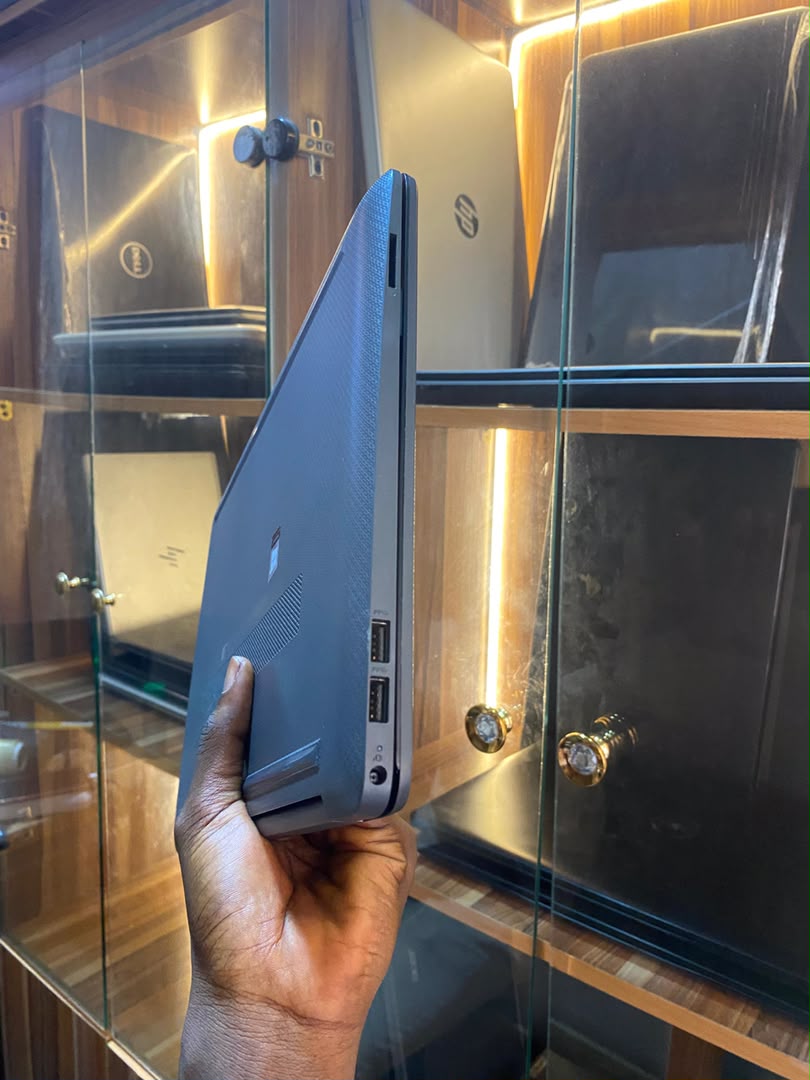 anhange's tweet photo. Brand/Model: HP 250 G8 Notebook PC
Year Of Manufacture: 2020 (10th Generation)
with Backlit Keyboard  ⌨️ 💡 
Processor: Intel(R) Core(TM) i5-1035G1 CPU @1.00GHz - 3.60GHz
Memory Type: 8GB RAM(PC4)
Storage Type: 256GB SSD
Location: Lagos
Delivery: worldwide
Price:280 https://t.co/ZQ06qEgn2R