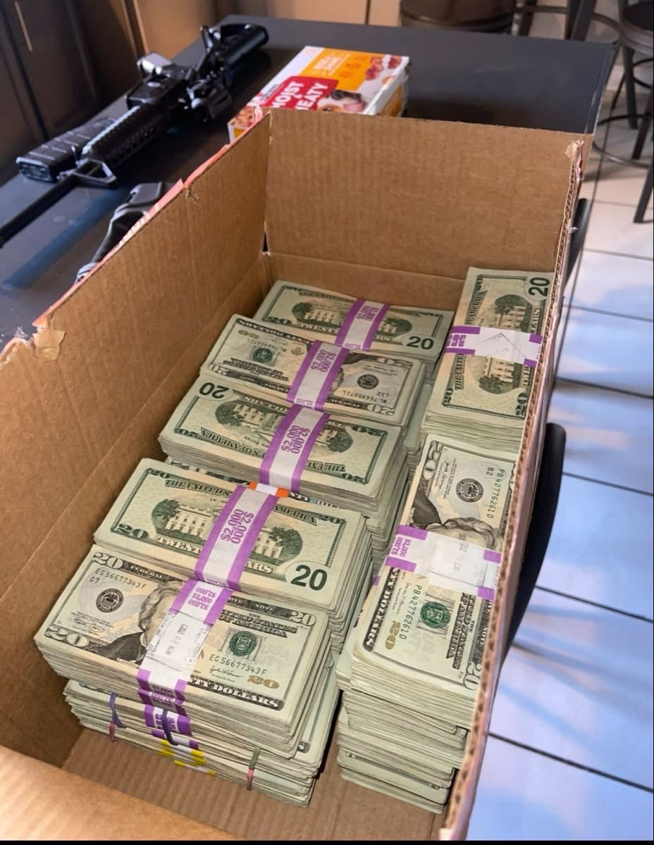 jayemoni111's tweet photo. The money is coming claim it https://t.co/q0gIJdE3O5