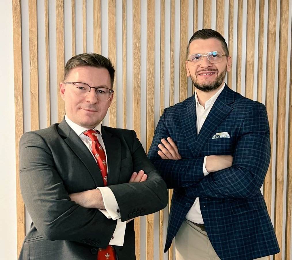 PawelBiedrzycki's tweet photo. Pilnie donoszę, że warto czekać na niedzielę i nowy odcinek podcastu #ProcentSkładany.

Moim gościem będzie Paweł Wieprzowski, zarządzający PKO TFI, najlepszy ekspert w temacie zmian w indeksach, rebalansingu i upgradów krajów w Polsce.

Będzie oczywiście o SpaceX i analogiach do IPO Allegro oraz o ważnych zmianach, jakie mogą nastąpić w najbliższym czasie w kontekście polskiej giełdy.

ETF-y zmieniają krajobraz rynku, a aktywni zarządzający mają tego coraz większą świadomość i próbują na tym zarobić.