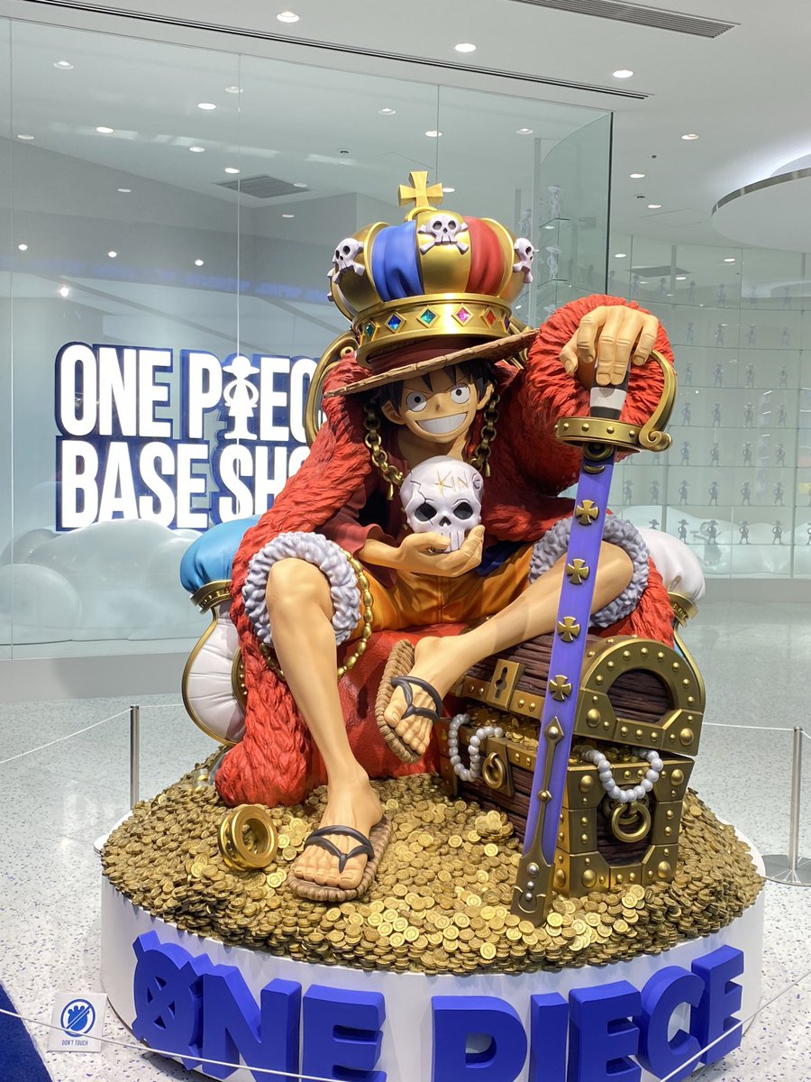 miso_kam's tweet photo. 初めてONE PIECE BASE SHOPに行ってきました🐈🐾

ロビンちゃんグッズの中でもミスオールサンデー時代のグッズは珍しい☺️
カードコレクションはチョッパーのリーダーカードが欲しかったので購入😌月末のマイナーリーダー限定の大会でチョッパーリーダーを使ってくるかも🦌💨💨 https://t.co/Ef8sCwNRka