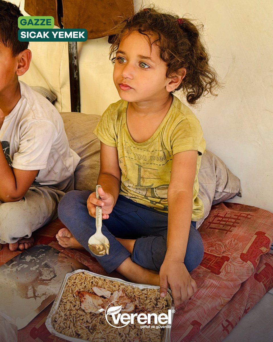 vereneldernegi's tweet photo. 📍 Gazze / Yemek Dağıtımı

Gazze'deki minik kardeşlerimiz, tüm zorluklara rağmen umutlarını ve gülümsemelerini korumaya devam ediyor. 

Gerçekleştirdiğimiz yemek dağıtımlarıyla çocukların ve ailelerinin sofralarına destek olmaya devam ediyoruz.

🌐 https://t.co/UgHC1aaegG https://t.co/KNexPFFiWM
