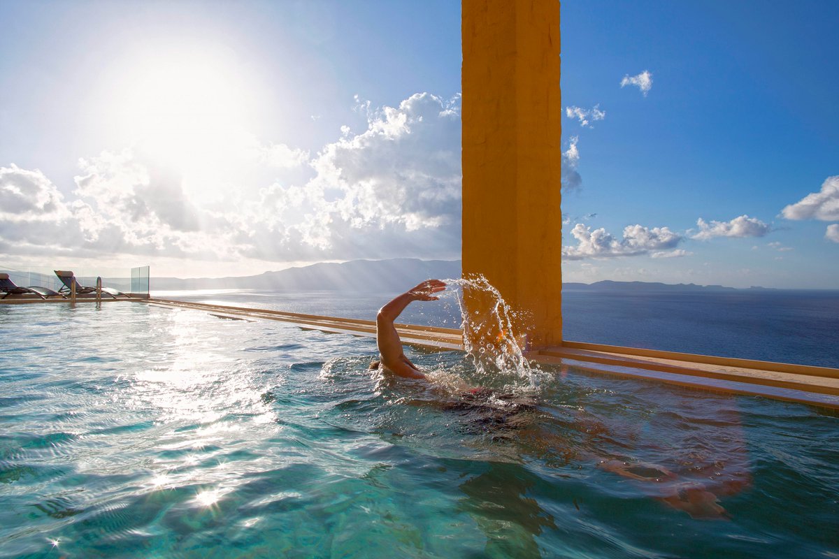 CreteVillas4u's tweet photo. Escape to Epavlis Athina Villa, an A’ Design Award-winning retreat in Western Crete, where contemporary architecture blends seamlessly with the natural landscape. 
https://t.co/C9tNnlO7kM https://t.co/oNRFVdHb4K