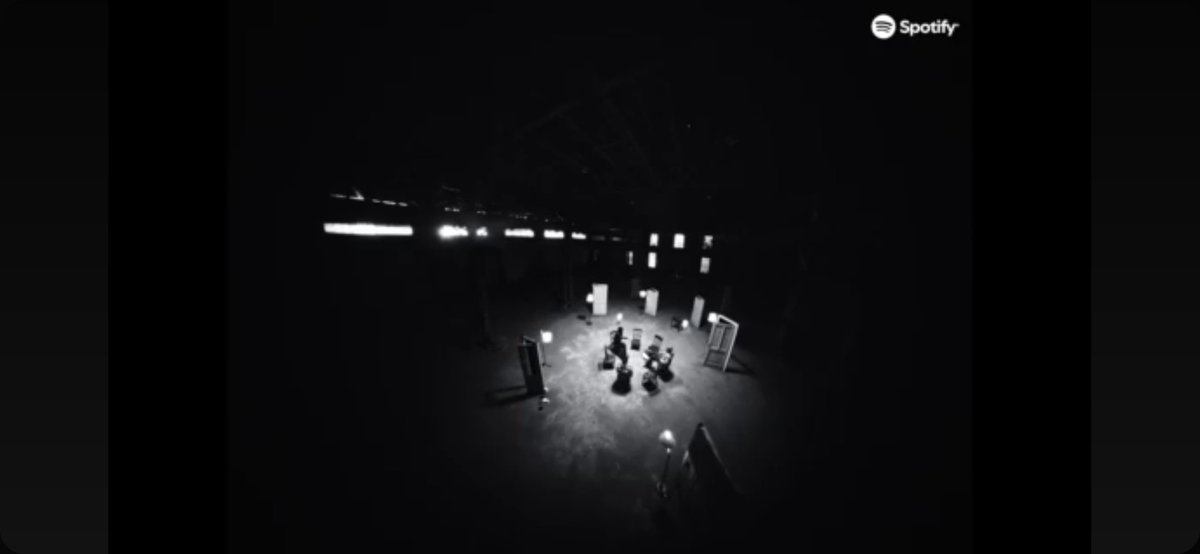 daechwikoo_'s tweet photo. OMG

Am I the only one who saw a potential parallel between the doors in Film Out and the doors in Merry Go Round?

It’s purely theoretical, but what if they represent the boys who got lost in Film Out and broke out of that loop, only to find themselves in Merry Go Round ?? https://t.co/neQVaar7zF