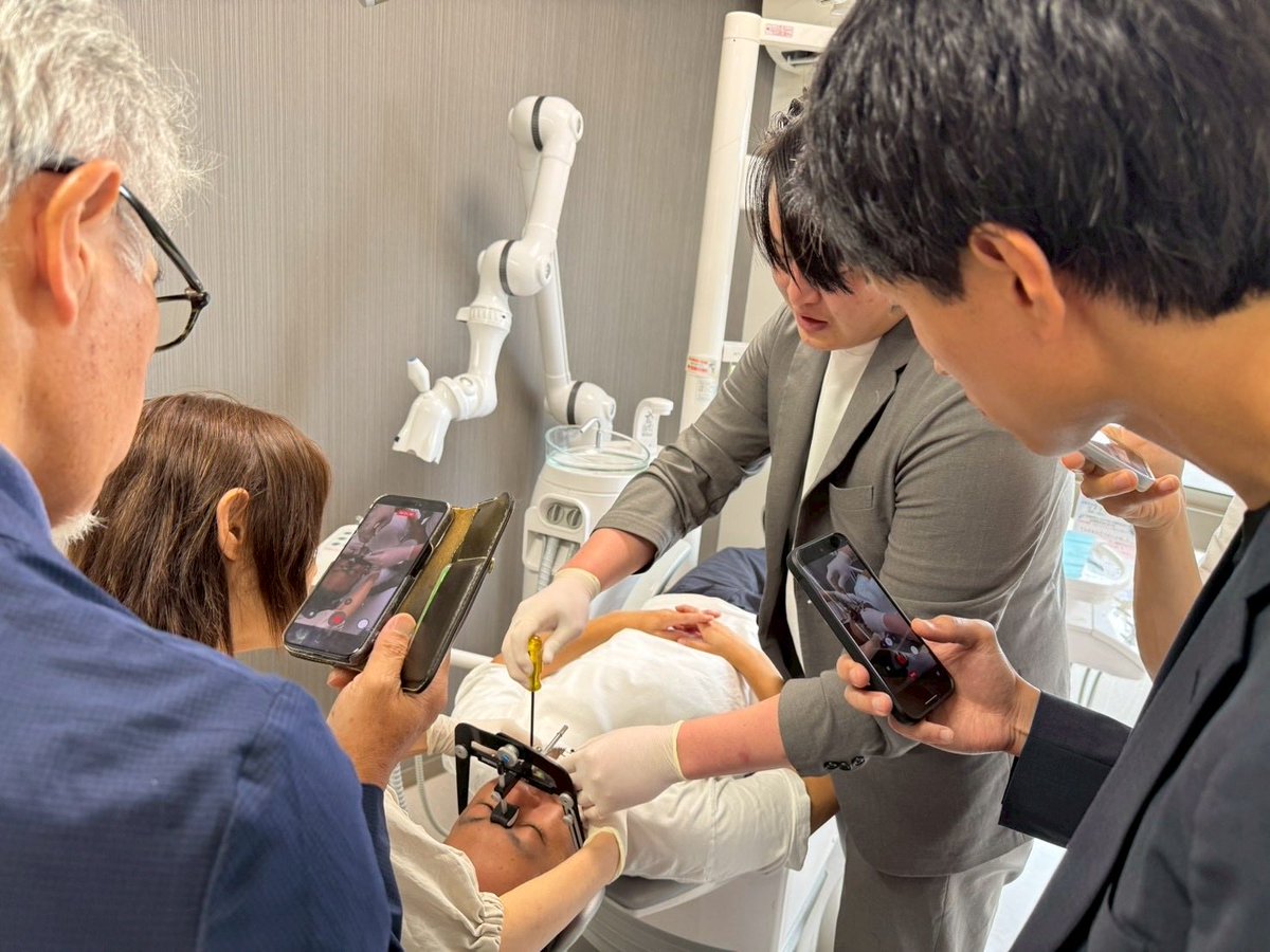 yuichiortho's tweet photo. DABS 東京（前半チーム）
DAY1
なぜ、GPが矯正を学ぶ必要があるのか？
診査・診断・治療計画の重要性
フェイスボウトランスファー
CRバイト
模型計測（ALD、Bolton分析）

矯正を基礎から学びたいGPの先生の為の6回コースです

https://t.co/kSZNyWusI8 https://t.co/GG2p48Chlc