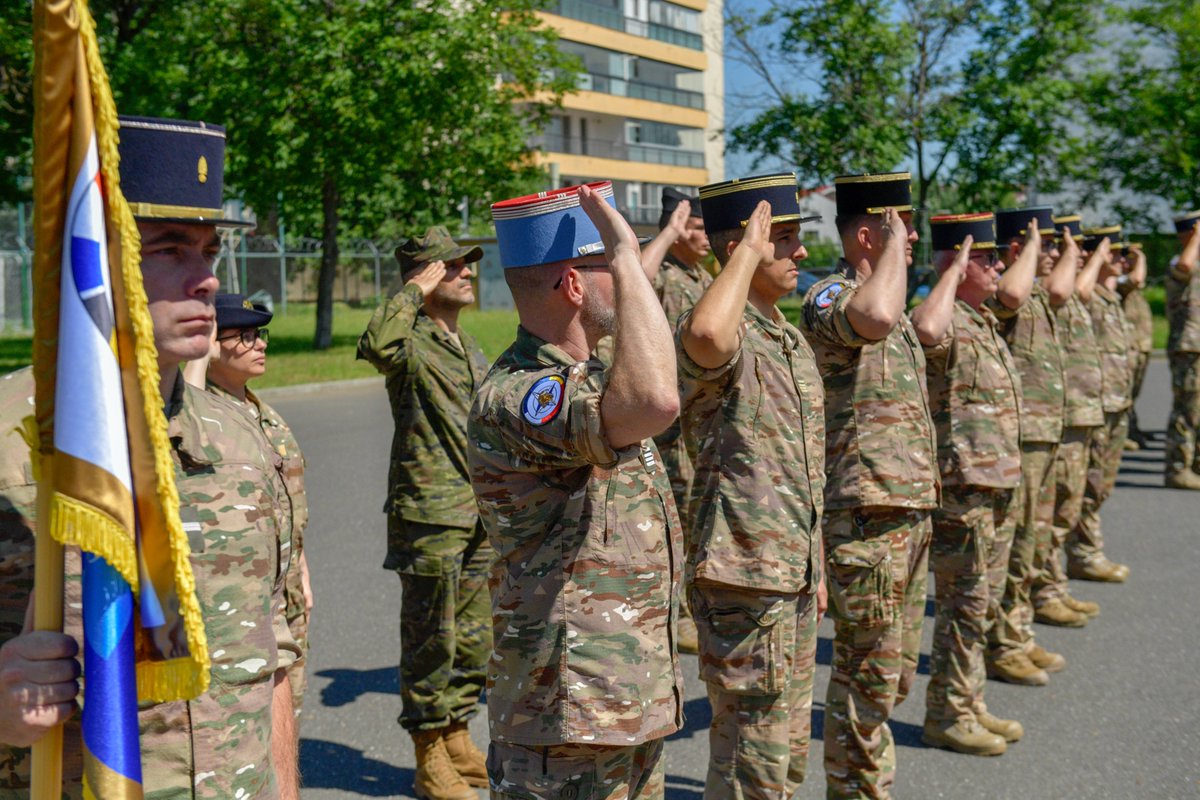 HMndse55690's tweet photo. HOTO in Bucharest 🇫🇷 The French Brigade Forward Command Element completed a seamless rotation, ensuring continuity and readiness on
@NATO's South-Eastern flank. A persistent, multinational presence strengthening deterrence and collective defence.
@HQMNCSE
@FranceRomania https://t.co/0lpN8OciTJ