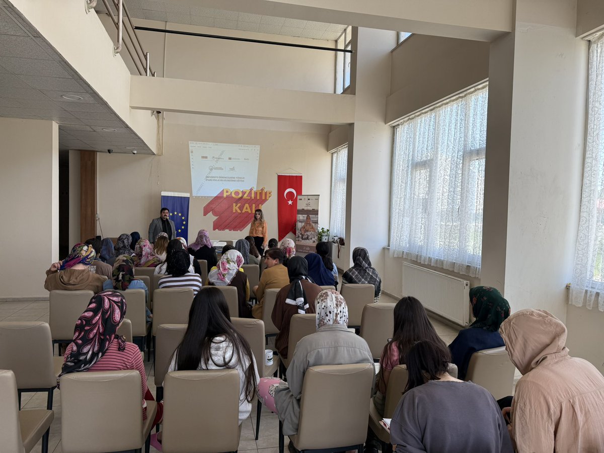 tkdkagri's tweet photo. Kurumumuz ile Kadın Statüsü Genel Müdürlüğü işbirliği ile Üniversite Öğrencilerine Yönelik IPARD Proje Bilgilendirme Eğitimi yapılmıştır. #tkdk #agri #hibe #ailesosyalagri https://t.co/P6y9D3iEzk