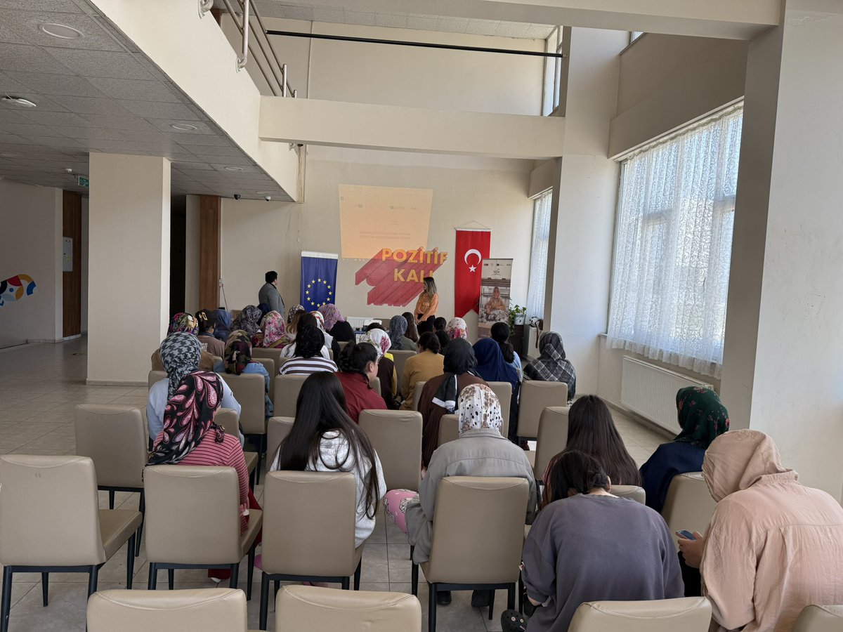 tkdkagri's tweet photo. Kurumumuz ile Kadın Statüsü Genel Müdürlüğü işbirliği ile Üniversite Öğrencilerine Yönelik IPARD Proje Bilgilendirme Eğitimi yapılmıştır. #tkdk #agri #hibe #ailesosyalagri https://t.co/P6y9D3iEzk