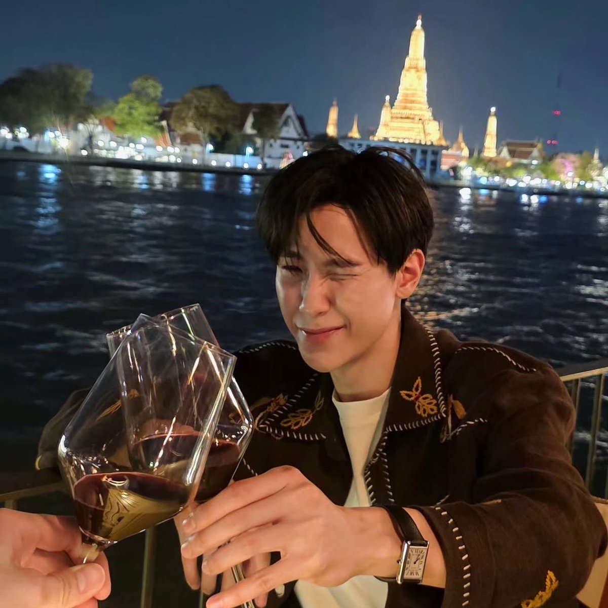 oomaam18's tweet photo. คนจ่าย                                     คนสวย https://t.co/giGuUdwGsq