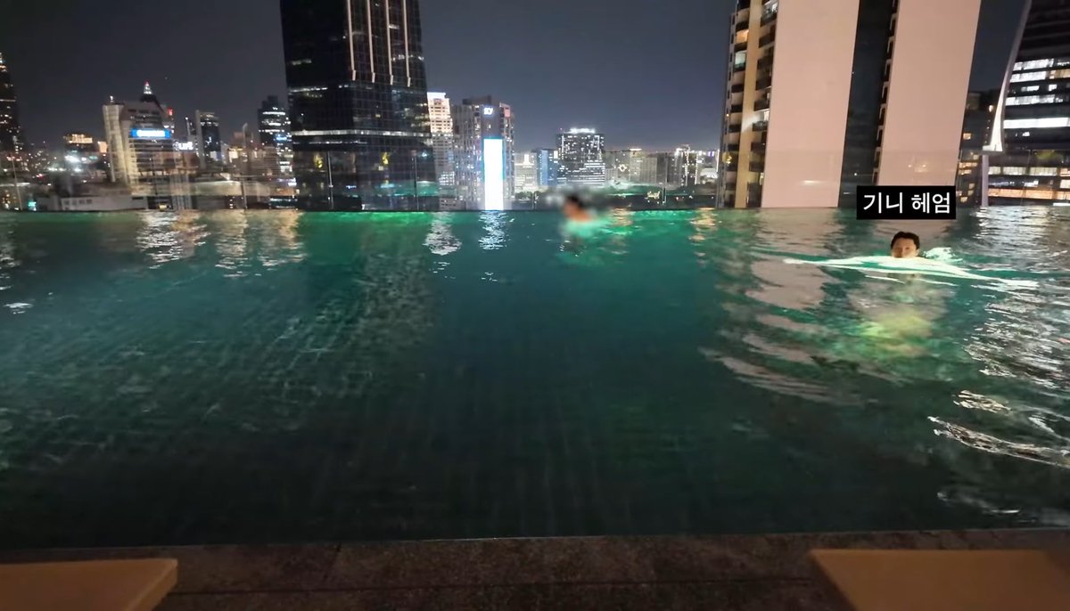 ghsglal's tweet photo. 아 어떡해 사귐통와 하고있었는데 기니등장 https://t.co/aOXIzynjNQ