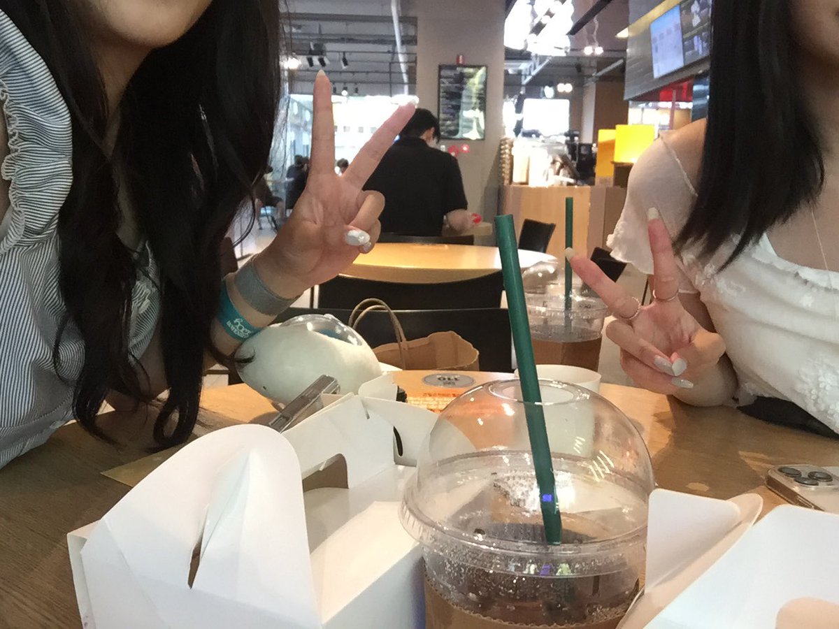 luv330am's tweet photo. 엠카 그리고 딱새우 데이트 ( ･ᴗ･̥̥̥ ) ♥ https://t.co/cmza7b3VrE