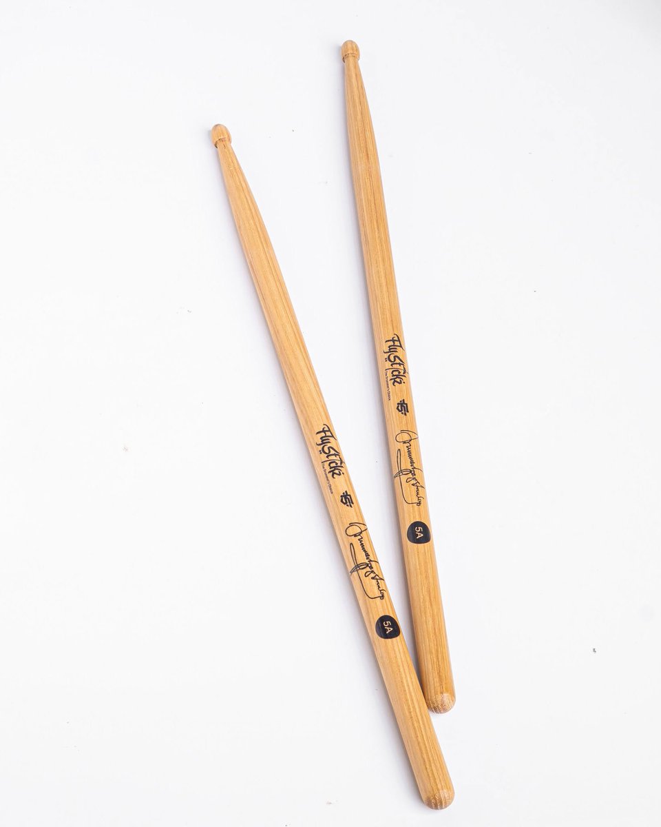 Flystickz's tweet photo. Drummerboystanley Signature Series 📷 – Size 5A

📷 To Place an Order, Contact: +2348078182087, +2348169720274
Visit our website: https://t.co/A1idbomXX7 📷

#Flystickz #DrummerboystanleySignatureSeries #5ADrumsticks #DrummersChoice #VersatileGrooves #PrecisionDrumming https://t.co/exk5BNj8rj