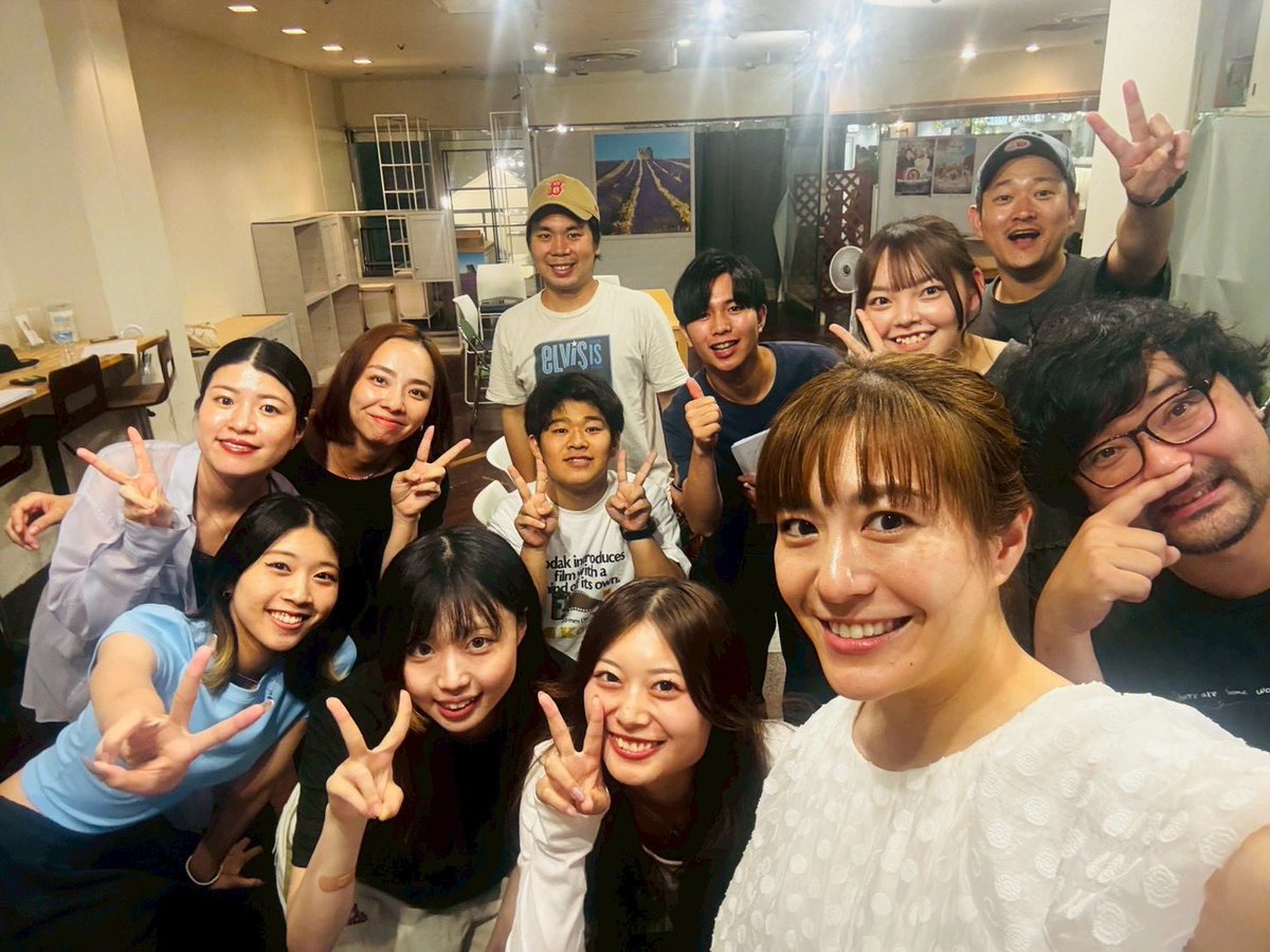 THE_LILEON_ZA's tweet photo. 🦁おしらせ🦁

明日朝7:30から

FM FUKUOKA
Weekend more radio!
「OH!HEY!YO!〜オー•ヘイ•ヨー〜」に

座LILEON座の告知で
9時過ぎ頃にショウきんが出演します。
ぜひ聴いてね〜📻

#ザリレオンザ #一億円卓 #オーヘイヨー https://t.co/YUJaJLoQw6