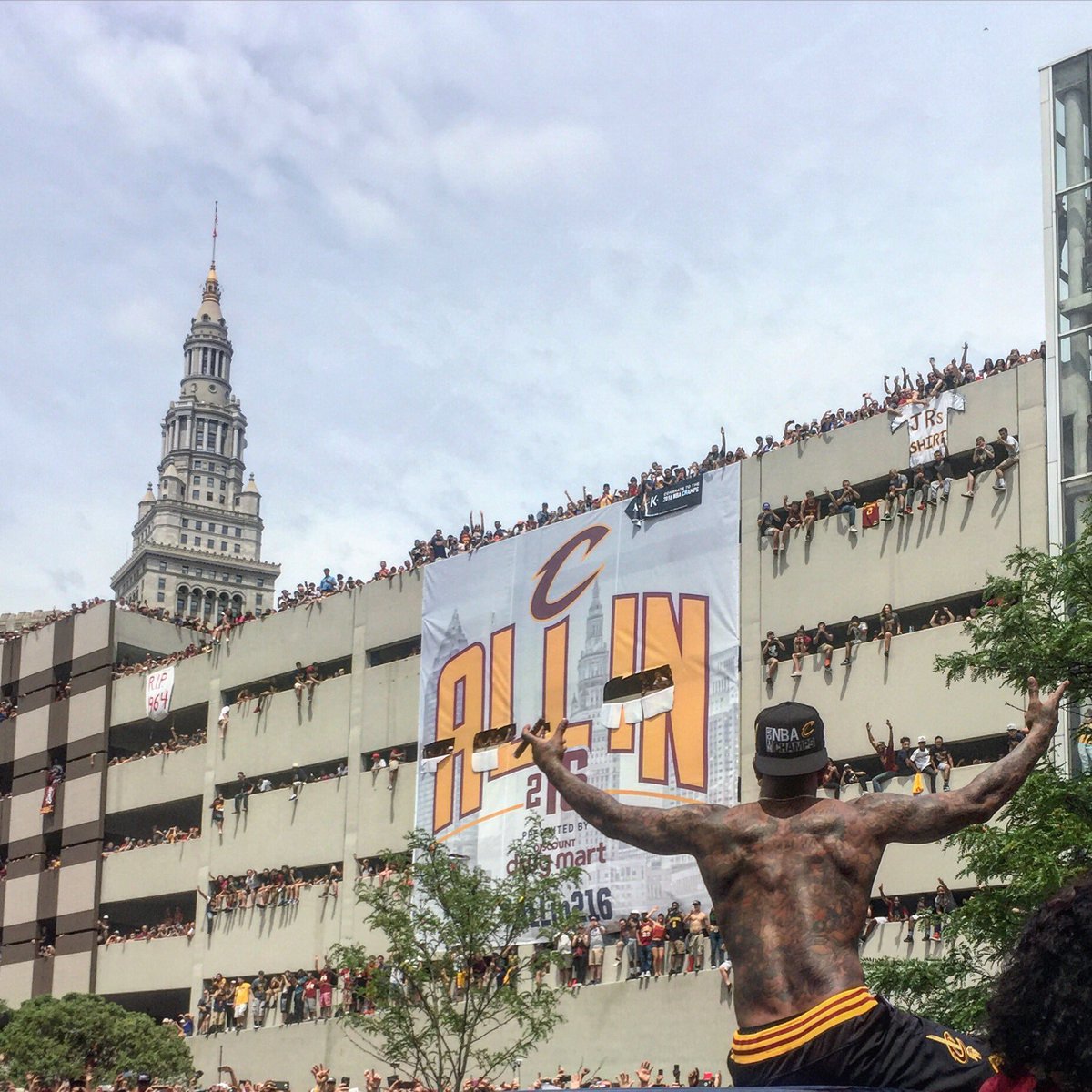 BecksWelker's tweet photo. JR Smith summer was truly the best summer https://t.co/h6CCUwVGrB