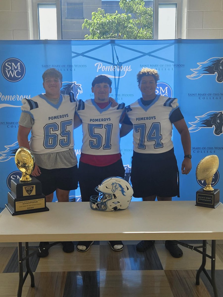 ShaunSchwa1961's tweet photo. Thank you to @CoachPowellSMWC @coachpowell91 @CoachRegionOL @CoachO_SMWC for a great visit!! Love seeing the campus and talking to the coaches about Pomeroy football!! 
@IndianaPreps @IndyWeOutHere @IndySportsZone @THS_FBRecruits @THSouthSports @HoosPrepGrid @DinerPod https://t.co/CSQtSunQzO