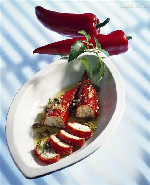 Nimesis8's tweet photo. Craving bold, sun-kissed flavors Try homemade Mexican chiles rellenos—stuffed with cheese, dipped in batter, and smothered in rich red sauce. A quick 30-minute treat for your taste buds! https://t.co/CcXULnSjlM