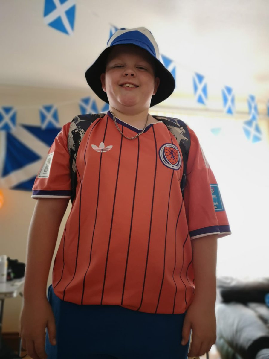 RonnieSav's tweet photo. @SkySportsNews Connor from Glenrothes #ssnTartanArmy https://t.co/AbFX4LSSl9