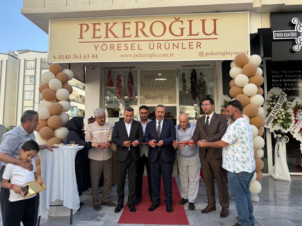 mehmetkayastb's tweet photo. Karaköprü ilçemizde hizmete açılan, işletmeciliğini kıymetli çalışanımız Sayın Arif Peker’in üstlendiği Pekeroğlu Yöresel Ürünler  işletmesinin açılış programına; Başkan Yardımcımız Sayın Orhan Gülle, Şanlıurfa Kuyumcular Odası Başkanımız Sayın Mahmut Çiçek, MİSİAD Şanlıurfa İl Başkanımız Sayın İbrahim Halil Kaya ve değerli davetliler ile birlikte katılım sağladık.

Kendi işini kurarak önemli bir adım atan Sayın Arif Peker’i tebrik ediyor, yeni işletmesinin bol ve bereketli kazançlara vesile olmasını diliyorum.

Rabbim işlerinde muvaffakiyetler ihsan etsin, hayırlı ve bereketli hizmetler nasip eylesin.

@Orhangulle63 @ibrahim_hkaya @mahmutciceekk