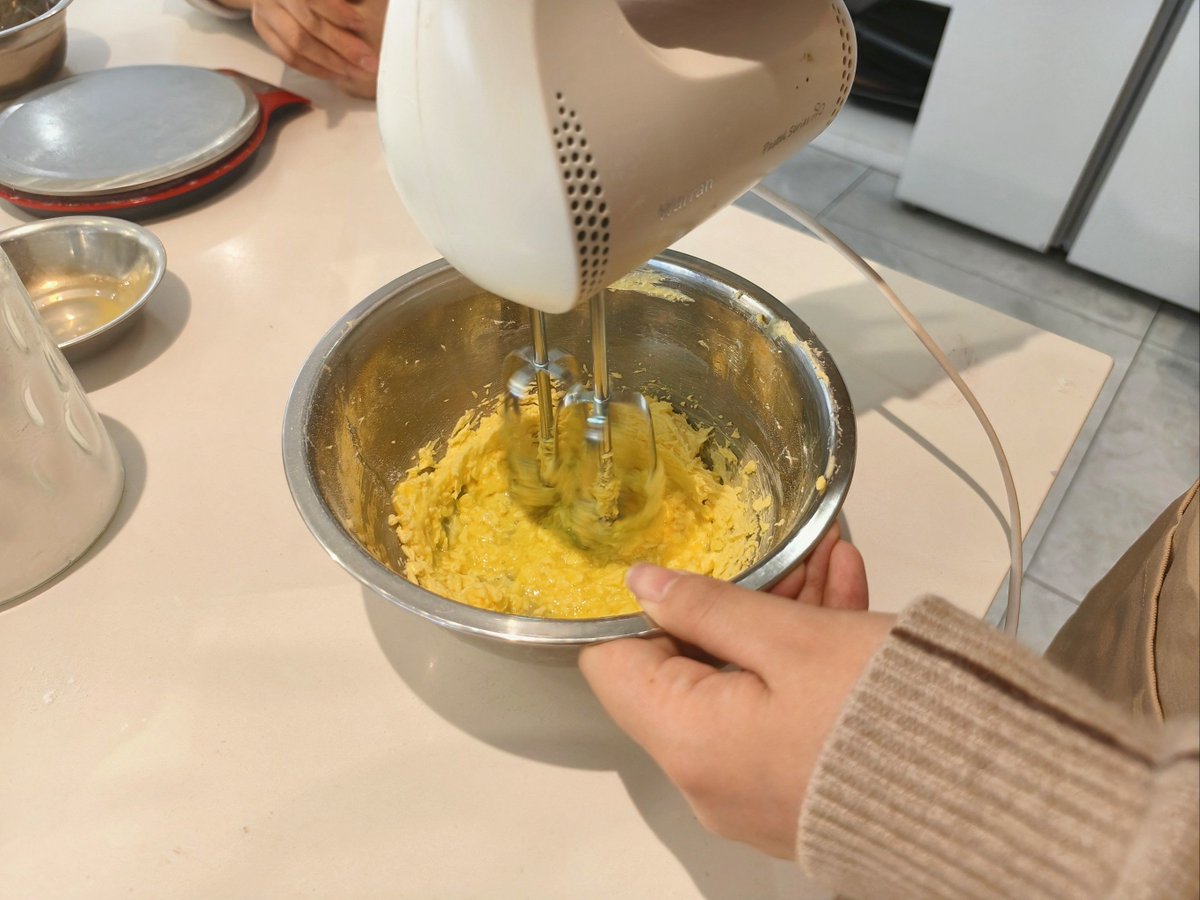 Nastiona_1002's tweet photo. Just spent the whole afternoon baking cookies and laughing with my silly family  The best flavor there is!， https://t.co/YgeakXgQ3y