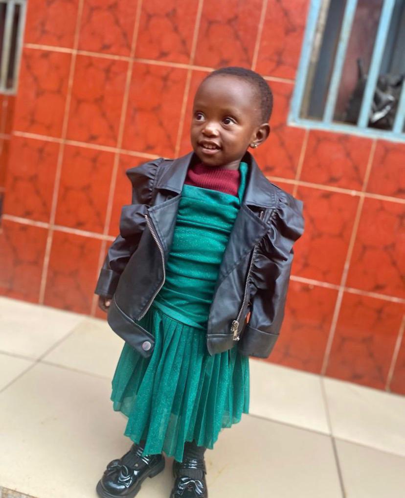 FundohMercy's tweet photo. 🚨🚨🚨
Missing child alert!!!
Please my friend's child is missing!

3yr old Phoebe Abongwi is missing.
She answers to Abong or Phoebe. She was last seen around Ntankar quarter in Bamenda at around 9am on Thursday 18th June.
Please contact 675081561 if you have any information😭 https://t.co/FGrk6KscnL