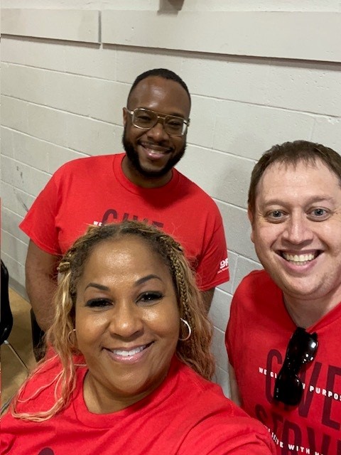 dfamilk's tweet photo. Families lined up. Kids grabbed cheese sticks. Neighbors slowed down enough to talk.

At Juneteenth celebrations across Kansas City, DFA employees showed up with local partners to share milk, yogurt, and cheese through DFA Cares.

The food mattered, but the connection meant more. https://t.co/SF9N6K3UQM
