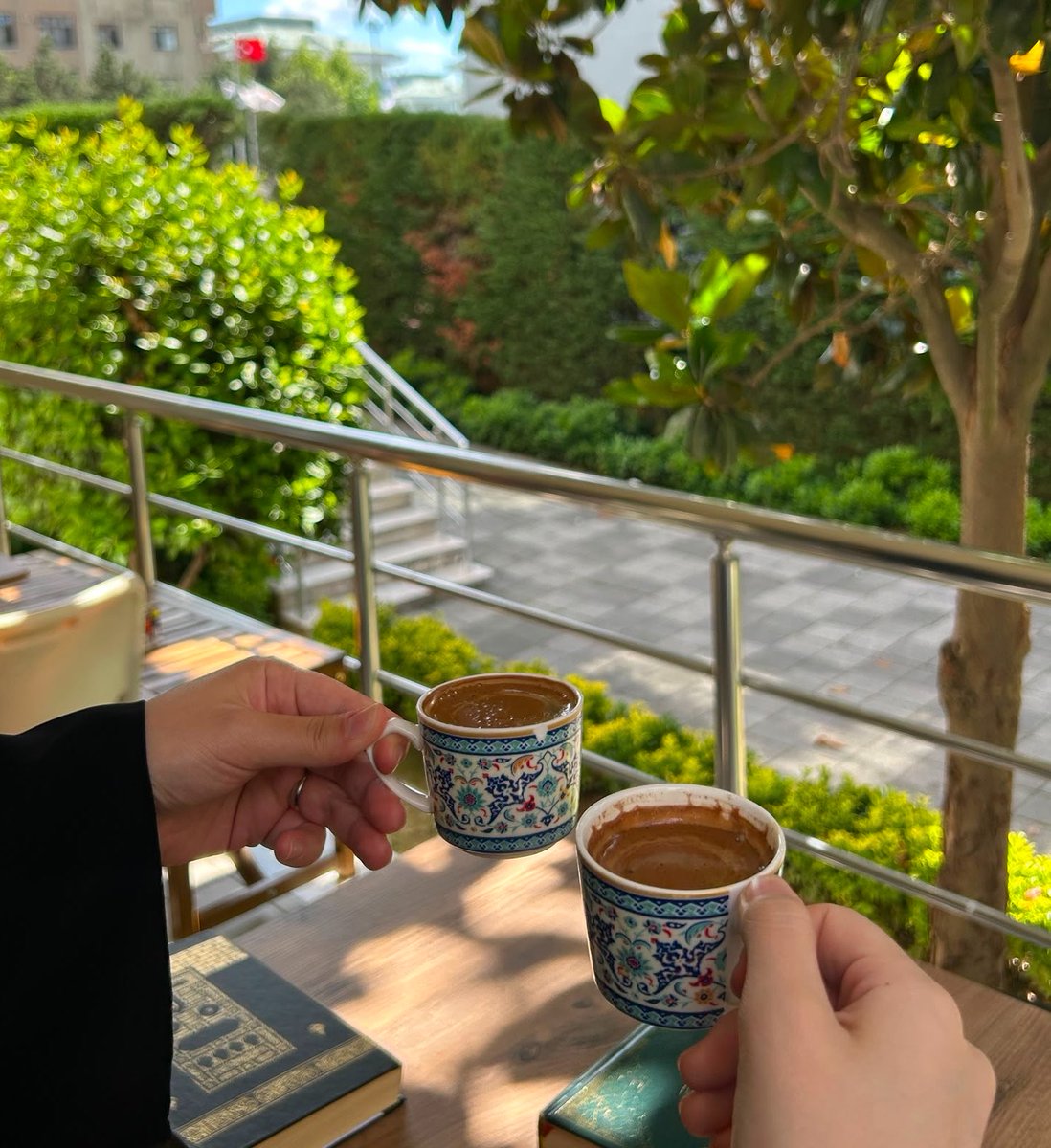 Biibidar's tweet photo. ders arası kısa bi mola 🦦 https://t.co/zDbzErk2Es