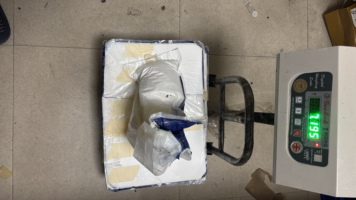 AirportGenCus's tweet photo. Customs, IGI Airport Date: 16.06.2026
Operation: AIU, IGI Airport, New Delhi
Seizure: 6,934 grams (net weight) Heroin

The customs officers of IGI airport, New Delhi, have booked a case of smuggling white color NDPS substance. On the basis of profiling, one Indian passenger arriving from Kuala Lumpur by flight no. OD-205 dated 16.06.2026 was intercepted by Customs officers at the Green Channel of Terminal-3, IGI Airport, New Delhi.
During X-ray screening and detailed examination of two trolley bags carried by the passenger, four (04) packets containing white-coloured powder suspected to be Heroin were recovered.

The recovered substance weighed 6,934 grams (net weight) and, upon diagnostic testing, prima facie tested positive for Heroin. The estimated value of the seized contraband is approximately ₹34.67 crore.

Accordingly, the passenger was arrested under the provisions of the NDPS Act, 1985 and the suspected Heroin along with the packing material was seized.
Further investigation is in progress.