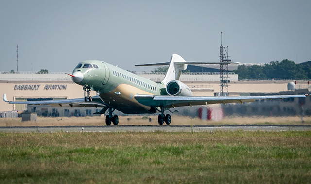 fl360aero's tweet photo. Powered by Rolls‑Royce Pearl 10X engines, Dassault Aviation's all-new Falcon 10X successfully completed its maiden flight, registering a major milestone of the program and marking the launch of the flight test campaign.

- The pilots assessed the aircraft's maneuverability and systems at 5,000 meters altitude, then retracted the landing gear and moving surfaces before climbing to 12,000 meters, where they accelerated to Mach 0.82.

- Pearl 10X features the Advance2 engine core with a superior thrust of more than 18,000lbf.

- The engine also features a new ultra-low emissions ALM combustor, which is compatible with 100% Sustainable Aviation Fuel (SAF)

- The flight took off from Dassault’s Mérignac facility near Bordeaux, France, marking the start of the aircraft’s flight test programme and another major step towards entry into service.

📸copyright: Dassault Aviation

#aircraft