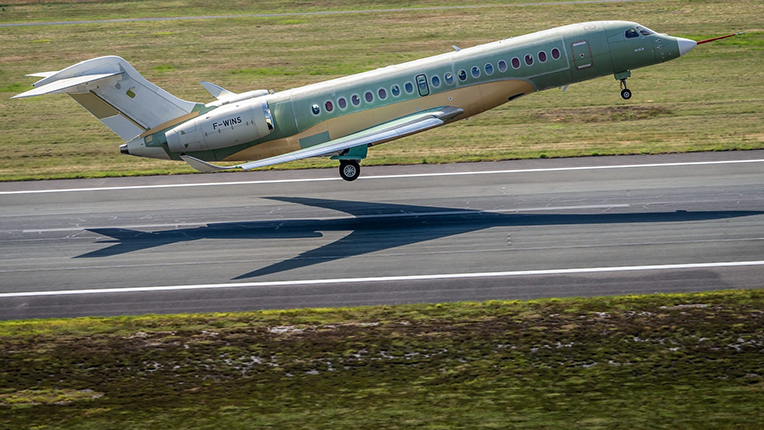 fl360aero's tweet photo. Powered by Rolls‑Royce Pearl 10X engines, Dassault Aviation's all-new Falcon 10X successfully completed its maiden flight, registering a major milestone of the program and marking the launch of the flight test campaign.

- The pilots assessed the aircraft's maneuverability and systems at 5,000 meters altitude, then retracted the landing gear and moving surfaces before climbing to 12,000 meters, where they accelerated to Mach 0.82.

- Pearl 10X features the Advance2 engine core with a superior thrust of more than 18,000lbf.

- The engine also features a new ultra-low emissions ALM combustor, which is compatible with 100% Sustainable Aviation Fuel (SAF)

- The flight took off from Dassault’s Mérignac facility near Bordeaux, France, marking the start of the aircraft’s flight test programme and another major step towards entry into service.

📸copyright: Dassault Aviation

#aircraft
